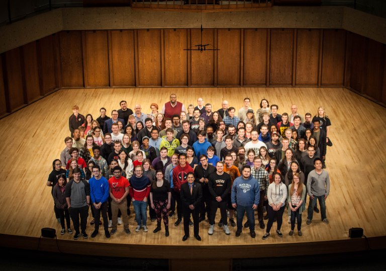 SOM Faculty-Staff-Student Group Shot FINAL (1 of 1)